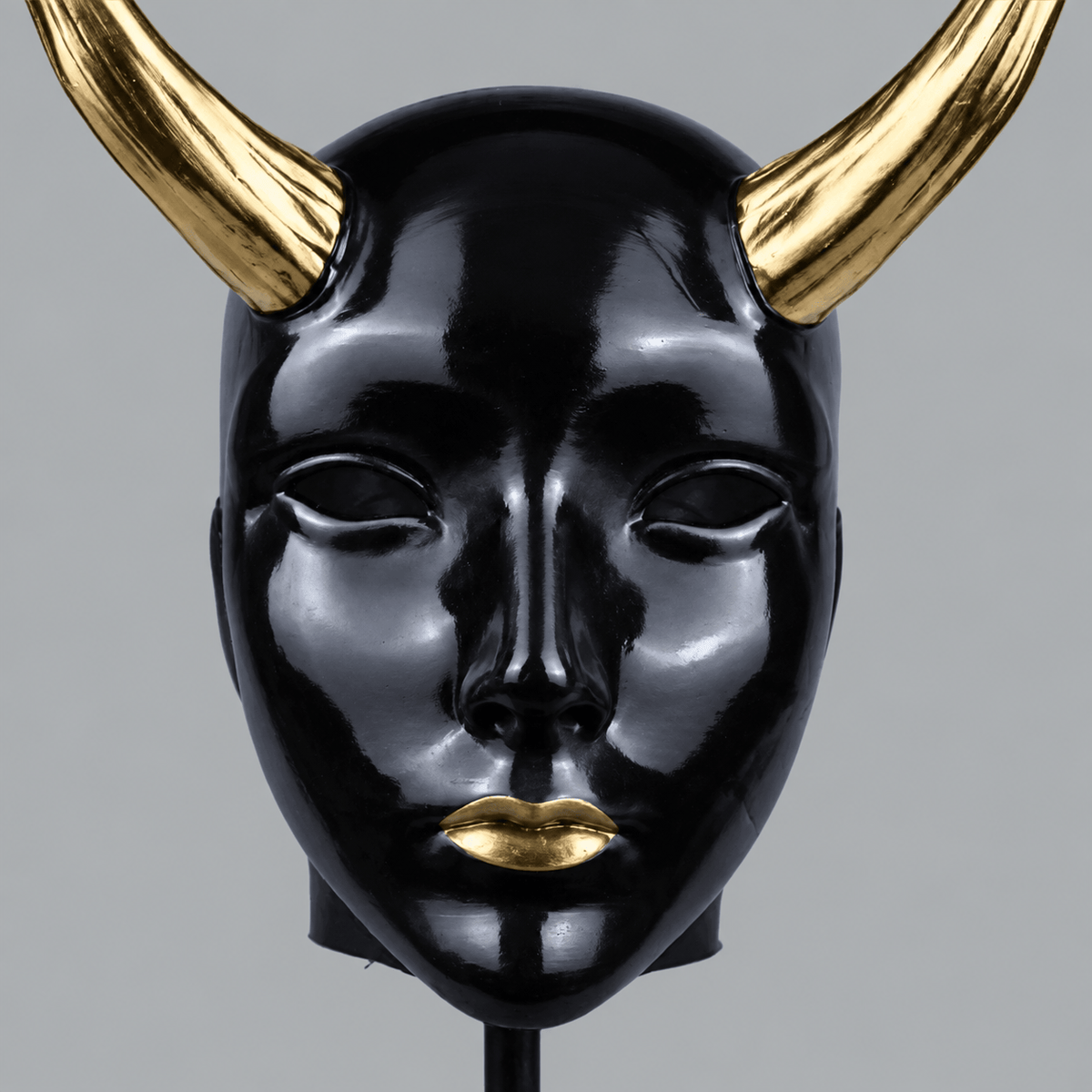 Space Armory Geisha Japanese Mask With Horn - Glossy Black/Gold Masks